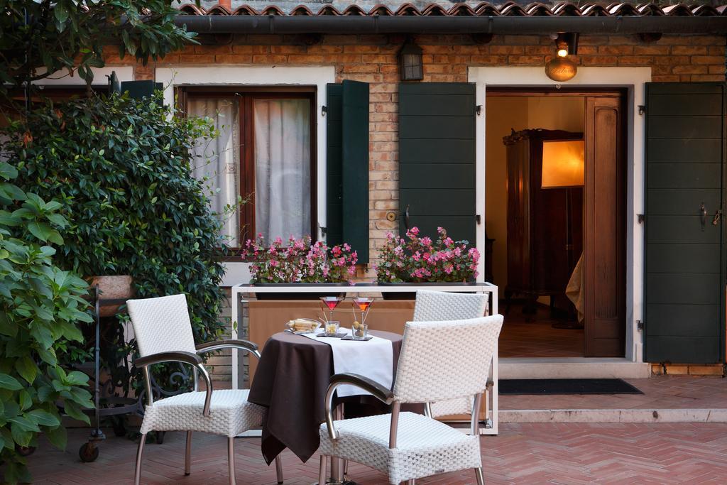 Pensione Accademia - Villa Maravege Venice Exterior photo