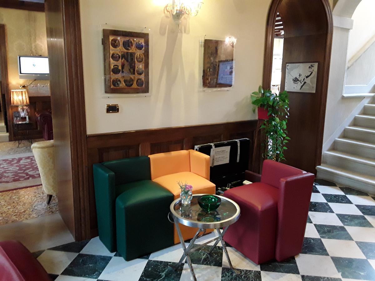 Pensione Accademia - Villa Maravege Venice Exterior photo